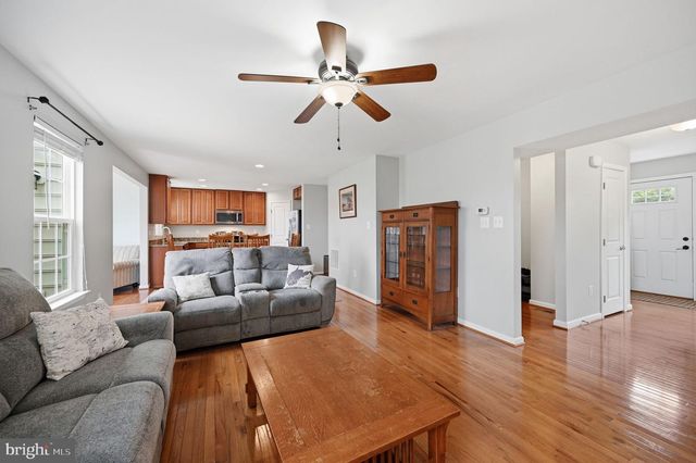 229 MOUNTAIN LAUREL BLVD, Ranson, WV 25438