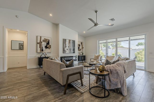 3834 E CLARENDON Avenue, Phoenix, AZ 85018