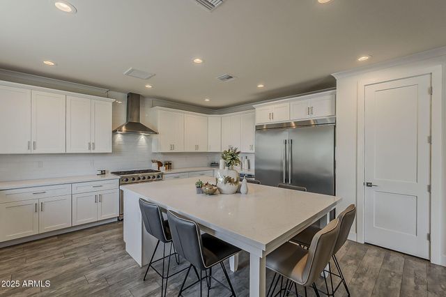 3834 E CLARENDON Avenue, Phoenix, AZ 85018
