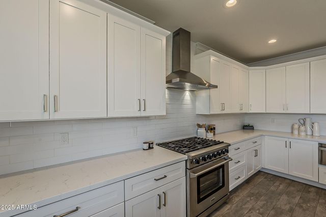 3834 E CLARENDON Avenue, Phoenix, AZ 85018