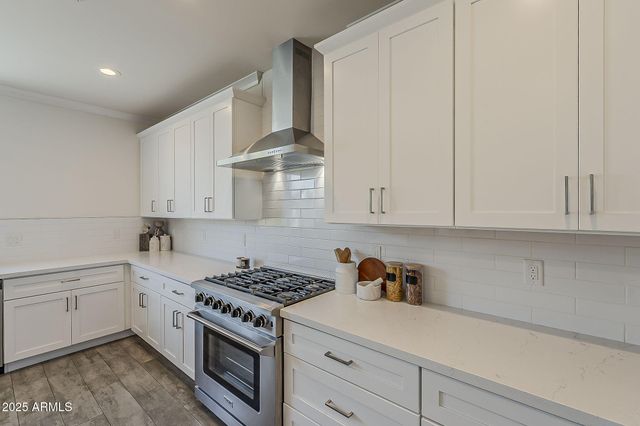 3834 E CLARENDON Avenue, Phoenix, AZ 85018