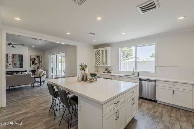 3834 E CLARENDON Avenue, Phoenix, AZ 85018