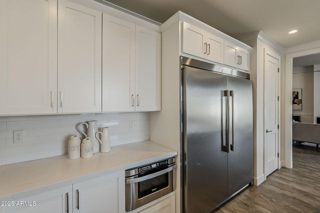 3834 E CLARENDON Avenue, Phoenix, AZ 85018