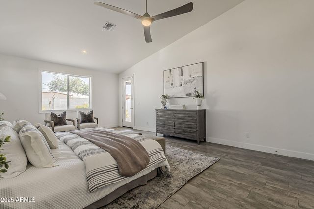 3834 E CLARENDON Avenue, Phoenix, AZ 85018