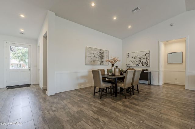 3834 E CLARENDON Avenue, Phoenix, AZ 85018