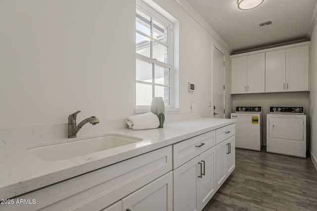 3834 E CLARENDON Avenue, Phoenix, AZ 85018