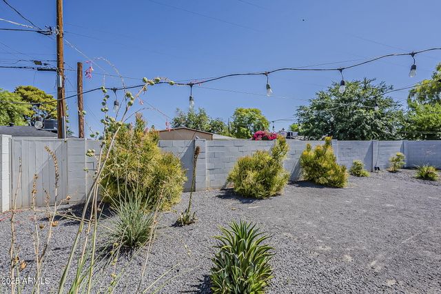 3834 E CLARENDON Avenue, Phoenix, AZ 85018