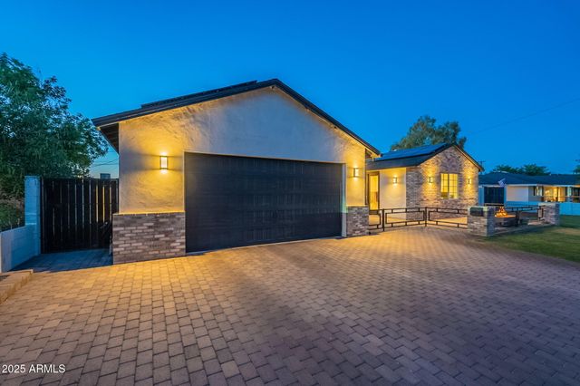 3834 E CLARENDON Avenue, Phoenix, AZ 85018