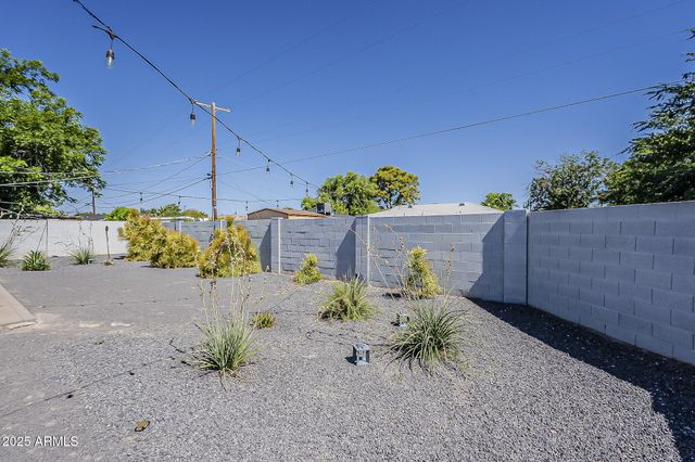 3834 E CLARENDON Avenue, Phoenix, AZ 85018