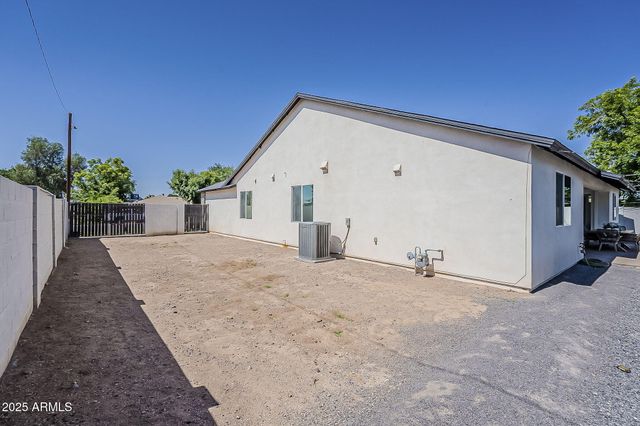 3834 E CLARENDON Avenue, Phoenix, AZ 85018
