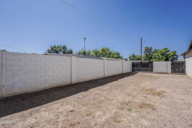 3834 E CLARENDON Avenue, Phoenix, AZ 85018