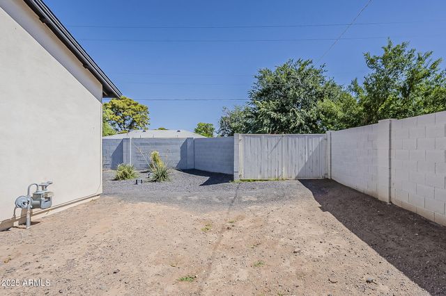 3834 E CLARENDON Avenue, Phoenix, AZ 85018