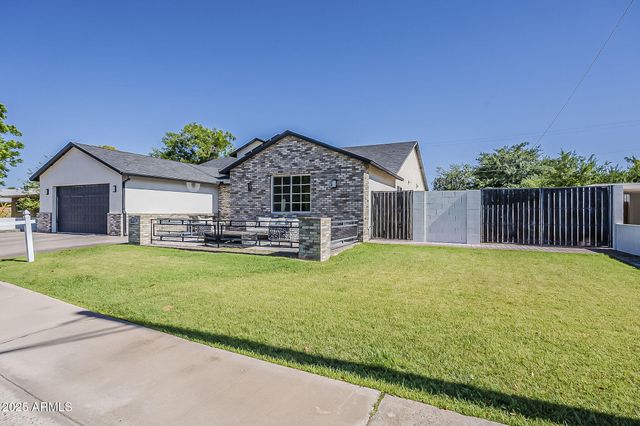 3834 E CLARENDON Avenue, Phoenix, AZ 85018