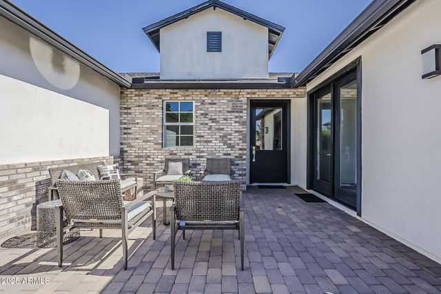 3834 E CLARENDON Avenue, Phoenix, AZ 85018