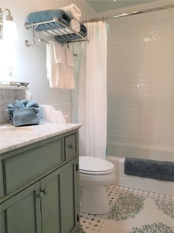 97 Narragansett Avenue C3, Newport, RI 02840