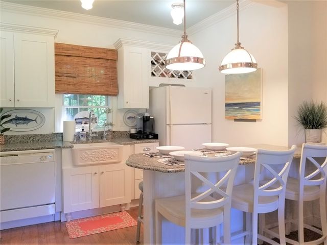97 Narragansett Avenue C3, Newport, RI 02840