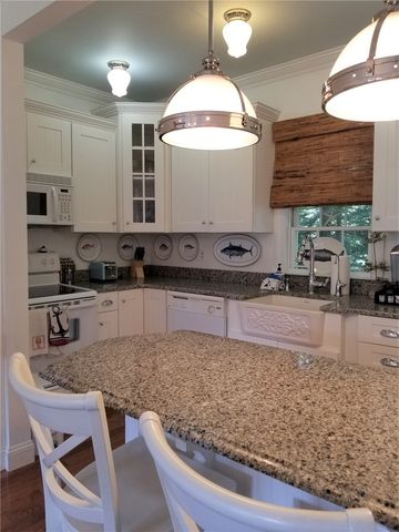 97 Narragansett Avenue C3, Newport, RI 02840