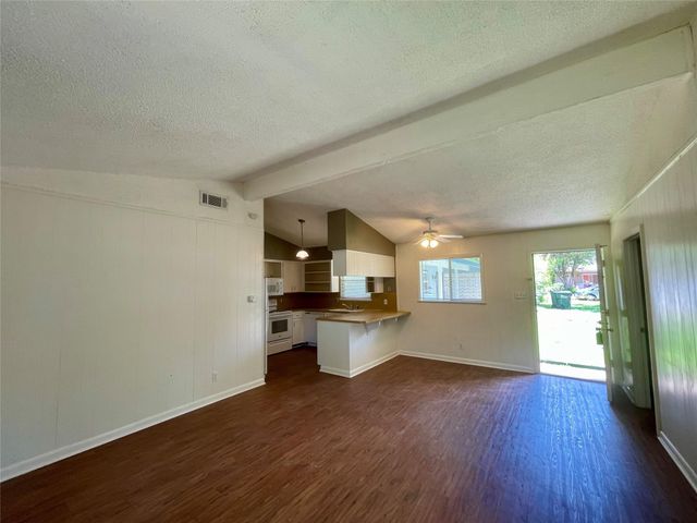 914 Beaver TRL A, Austin, TX 78746