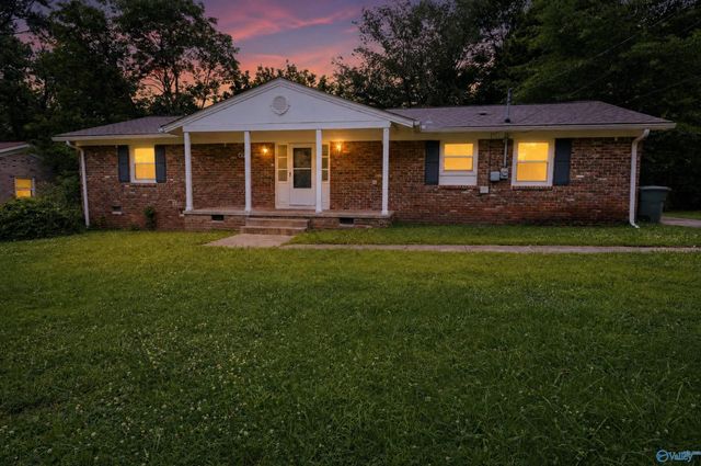 4913 Westwood Drive NW, Huntsville, AL 35810