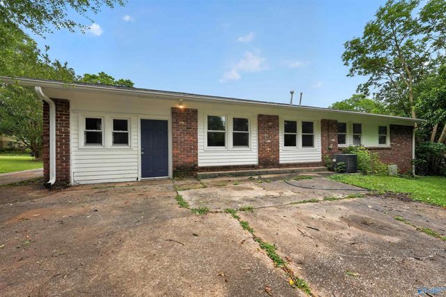 4913 Westwood Drive NW, Huntsville, AL 35810