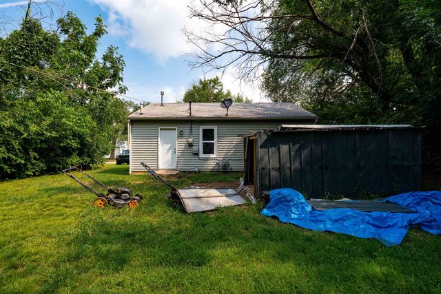 3521 E Sunview Ave, Wichita, KS 67216