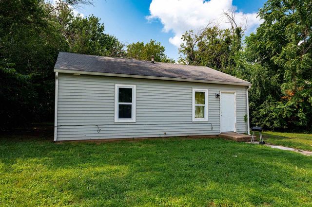 3521 E Sunview Ave, Wichita, KS 67216