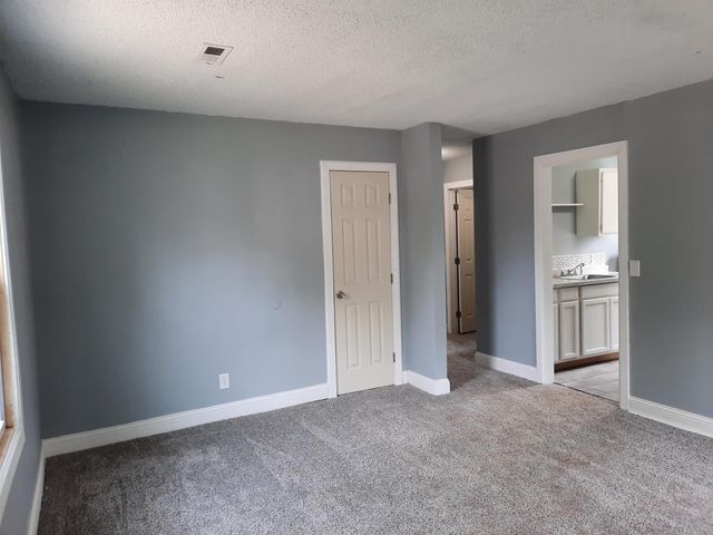 3521 E Sunview Ave, Wichita, KS 67216