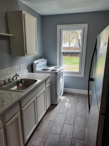 3521 E Sunview Ave, Wichita, KS 67216