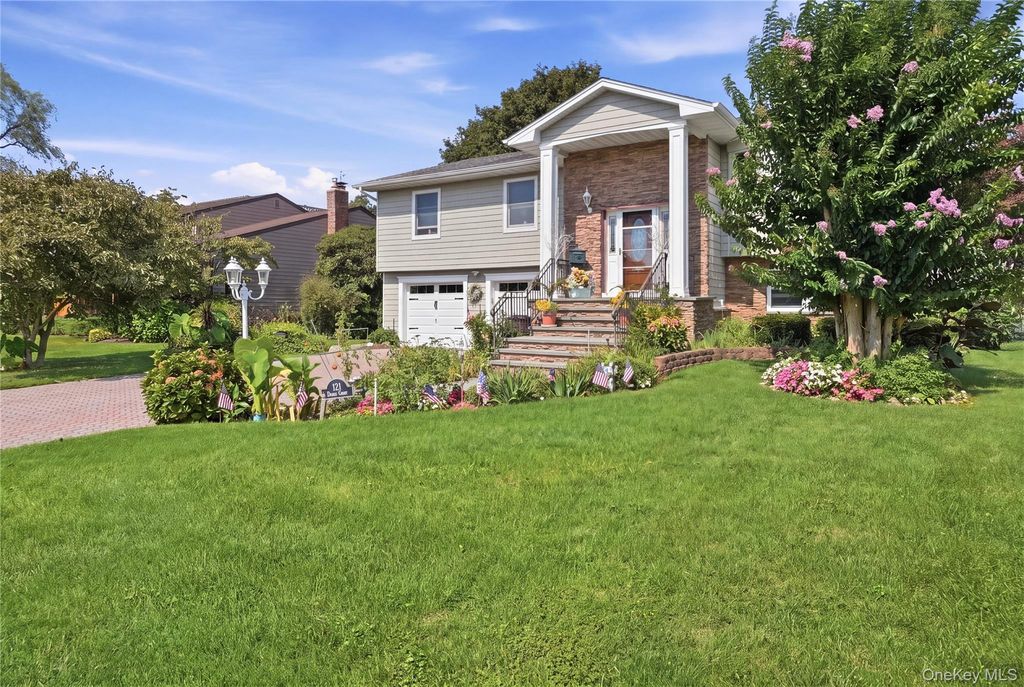 121 Drake Court, West Islip, NY 11795 — photo 2