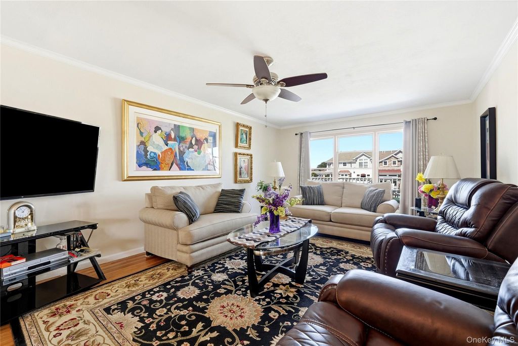 121 Drake Court, West Islip, NY 11795 — photo 3