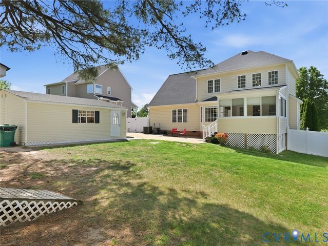 8124 Castle Grove Dr, Mechanicsville, VA 23111