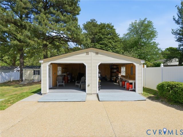 8124 Castle Grove Dr, Mechanicsville, VA 23111