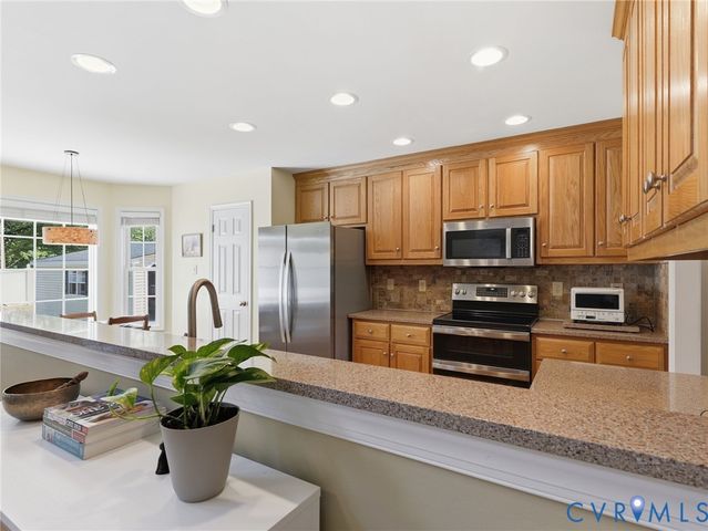 8124 Castle Grove Dr, Mechanicsville, VA 23111