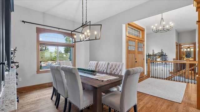 5423 W Hayden Ln, Spokane, WA 99208