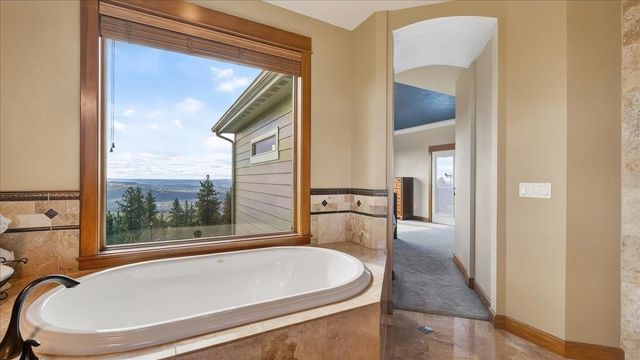 5423 W Hayden Ln, Spokane, WA 99208