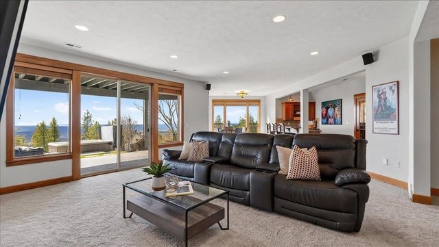 5423 W Hayden Ln, Spokane, WA 99208