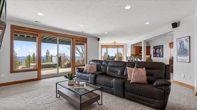 5423 W Hayden Ln, Spokane, WA 99208