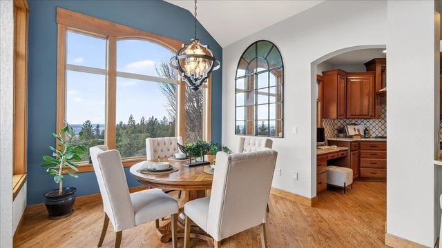 5423 W Hayden Ln, Spokane, WA 99208