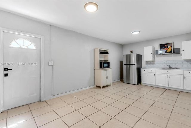 10048 SW 221st St, Cutler Bay, FL 33190