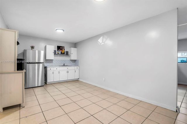 10048 SW 221st St, Cutler Bay, FL 33190