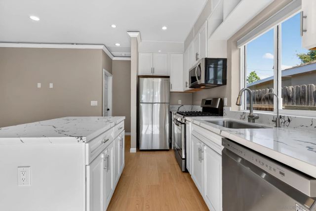 7105 Hoffman Ave A, La Mesa, CA 91941