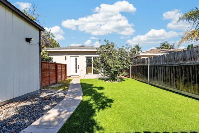 7105 Hoffman Ave A, La Mesa, CA 91941