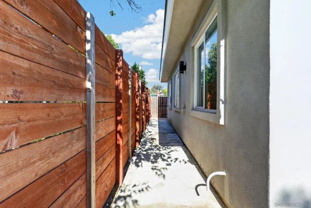 7105 Hoffman Ave A, La Mesa, CA 91941