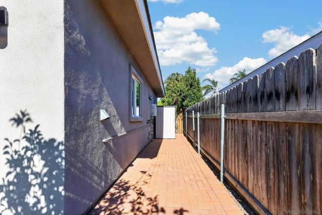 7105 Hoffman Ave A, La Mesa, CA 91941