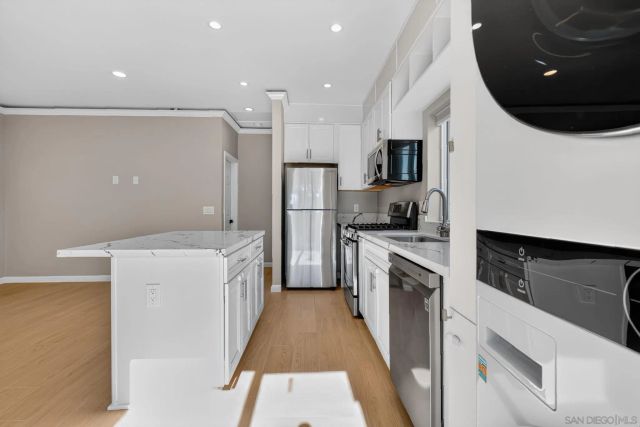7105 Hoffman Ave A, La Mesa, CA 91941