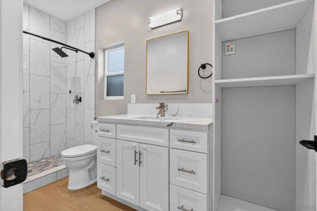 7105 Hoffman Ave A, La Mesa, CA 91941