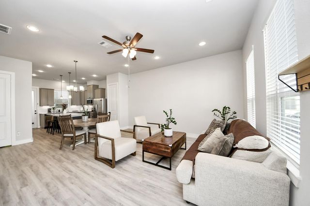 9017 Lonestar Creekbend Lane, Houston, TX 77080