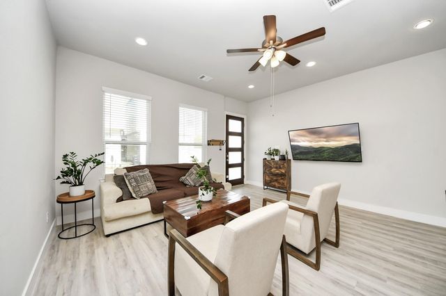 9017 Lonestar Creekbend Lane, Houston, TX 77080