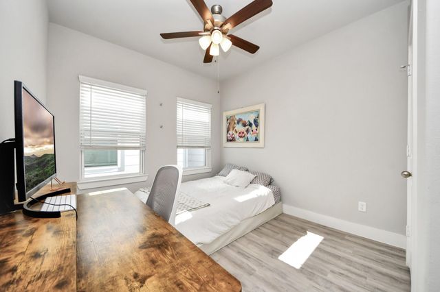 9017 Lonestar Creekbend Lane, Houston, TX 77080