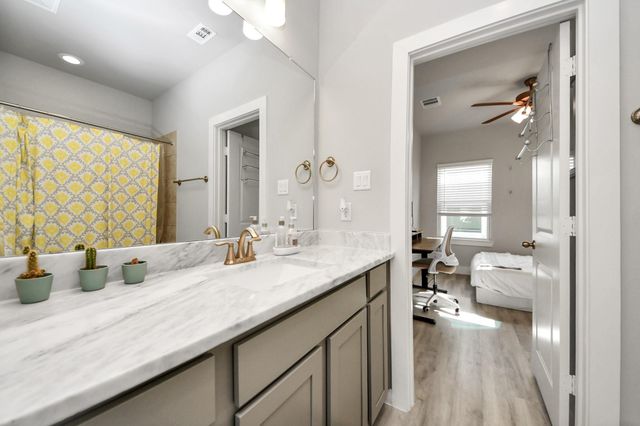 9017 Lonestar Creekbend Lane, Houston, TX 77080